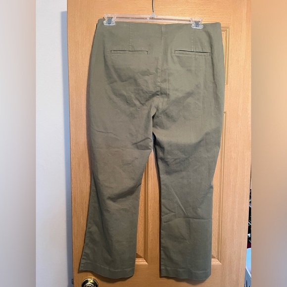 Ann Taylor LOFT Green Kick Crop Pants Women's NWT - Picture 3 of 9